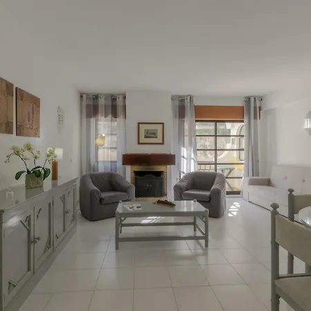 Cardoso Beirao Apartment *