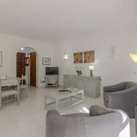 Cardoso Beirao Apartment